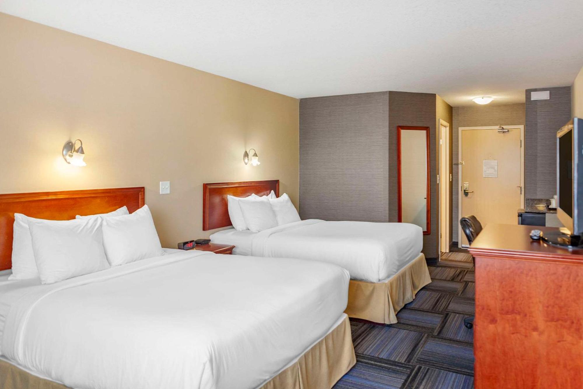 Quality Inn & Suites Edmonton International Airport Leduc Exterior foto